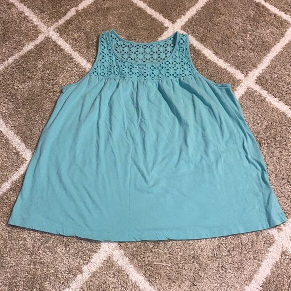 Old Navy Decretive Eyelet Cut Tank Top - Picture 1 of 5